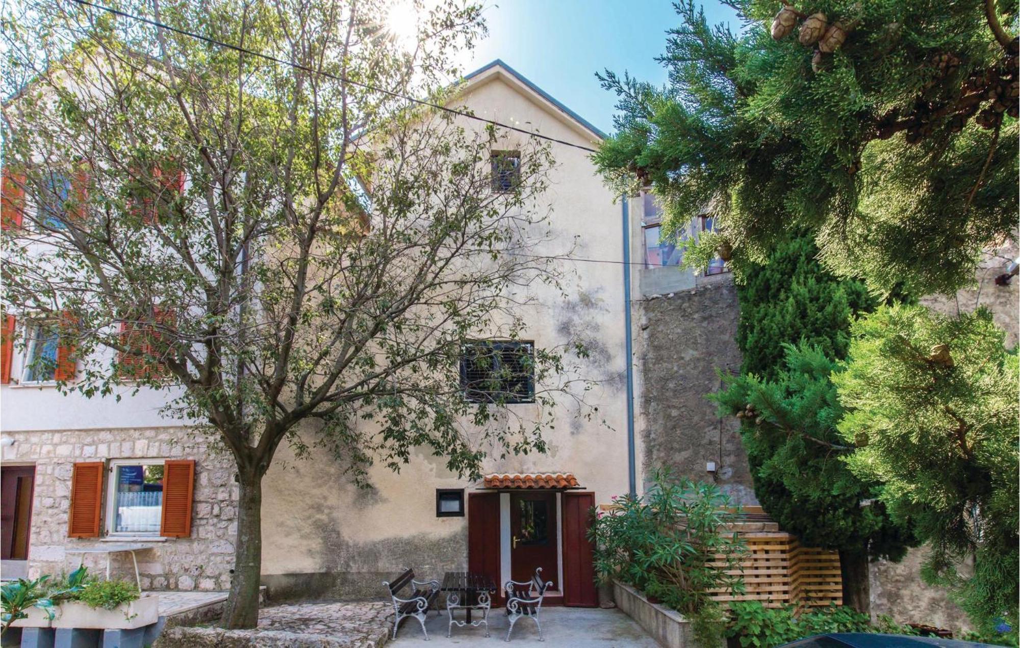 Amazing Apartment In Novi Vinodolski With Wifi ภายนอก รูปภาพ